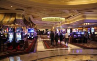 Zwarte en milde casinohouten tip, casino-restaurant met klifkasteel, Kun je roken in Harrah's Cherokee Casino?